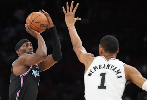 乐鱼登录入口-文班亚马：“降龙十八掌！”