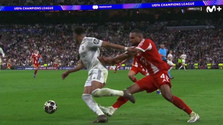 乐鱼app下载-龙赛罗：裁判嫉妒皇马！VAR有什么用 马丁红牌被取消而塔没被罚下